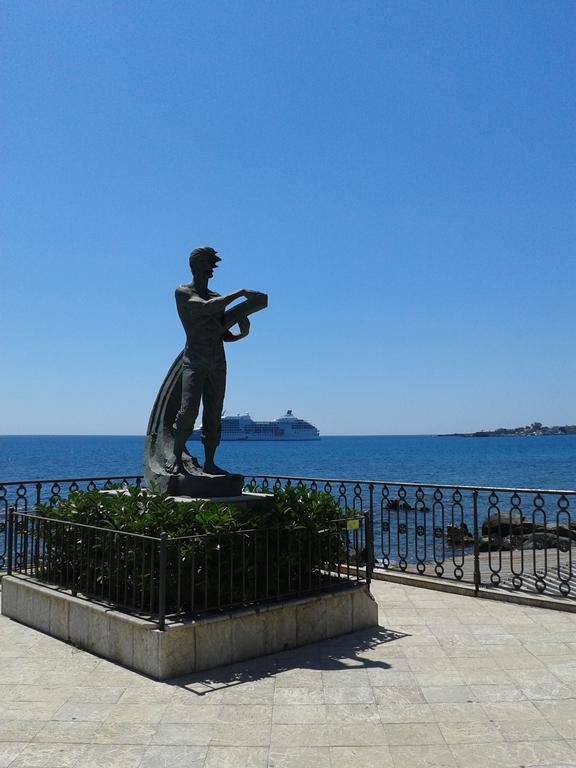 Mare E Monti Villa Giardini Naxos Eksteriør billede